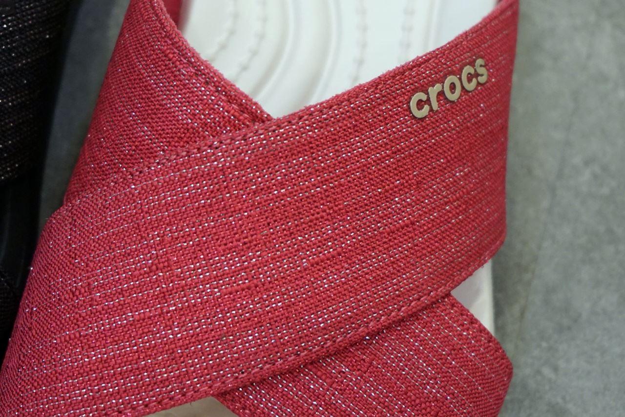 【Crocs（クロックス）】 Women's Capri Shimmer Cross-Band Sandals カプリ 5.0 シマー エックス バンド サンダル ウィメン